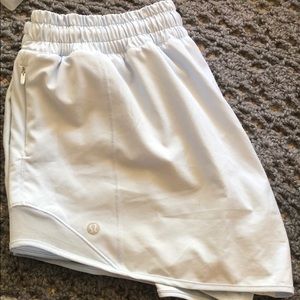 Lulu lemon 4” hotty hot shorts, baby blue